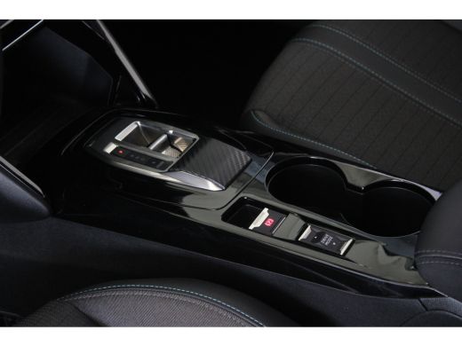 Peugeot e-2008 EV Allure Pack 50 kWh 136-PK | CLIMATE CONTROL | CAMERA | CARPLAY | LED | CRUISE CONTROL | ActivLease financial lease