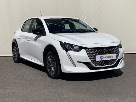 Peugeot e-208 EV Active Pack 50 kWh Airco | Bluetooth | Cruise Control | DAB | LMV 16" | Navi | PDC Achter | ActivLease financial lease