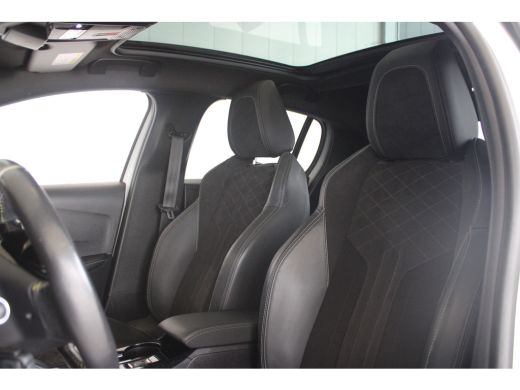 Peugeot e-208 EV GT Pack 50 kWh 136-PK | LUXE UITVOERING | 3-FASE | ALCANTARA | PANORAMA DAK | ADAPTIVE CRUISE ... ActivLease financial lease