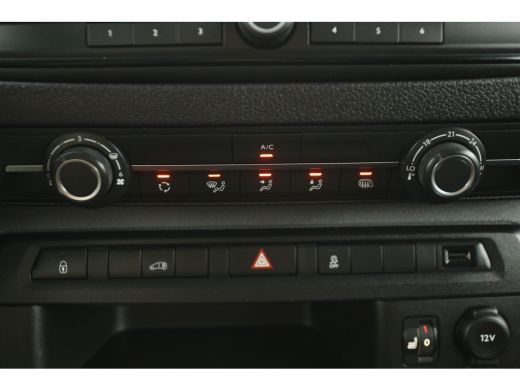 Peugeot e-Expert L2H1 | 75 kWh | Elektrisch | EMISSIEVRIJE ZONE | Airco | Cruise | PDC | 3 Persoons | Stoelverwarming ActivLease financial lease