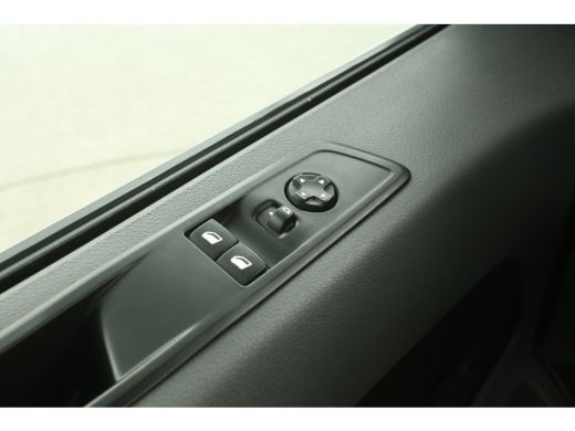 Peugeot e-Expert L2H1 | 75 kWh | Elektrisch | EMISSIEVRIJE ZONE | Airco | Cruise | PDC | 3 Persoons | Stoelverwarming ActivLease financial lease
