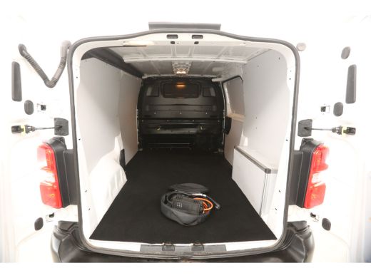 Peugeot e-Expert L2H1 | 75 kWh | Elektrisch | EMISSIEVRIJE ZONE | Airco | Cruise | PDC | 3 Persoons | Stoelverwarming ActivLease financial lease