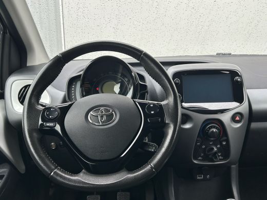 Toyota Aygo Turbo 1.0 VVT-i x-play 72PK | Achteruitrijcamera | Apple Carplay/Android Auto | Spraakbediening |... ActivLease financial lease