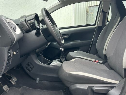 Toyota Aygo Turbo 1.0 VVT-i x-play 72PK | Achteruitrijcamera | Apple Carplay/Android Auto | Spraakbediening |... ActivLease financial lease