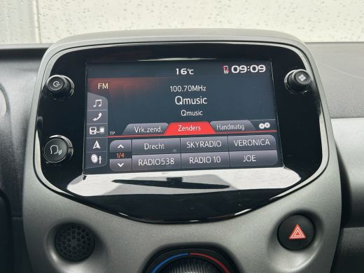 Toyota Aygo Turbo 1.0 VVT-i x-play 72PK | Achteruitrijcamera | Apple Carplay/Android Auto | Spraakbediening |... ActivLease financial lease