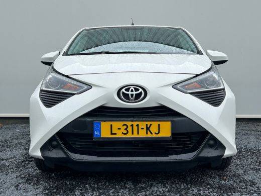 Toyota Aygo Turbo 1.0 VVT-i x-play 72PK | Achteruitrijcamera | Apple Carplay/Android Auto | Spraakbediening |... ActivLease financial lease