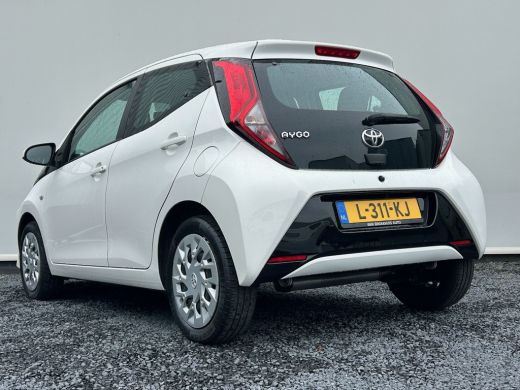 Toyota Aygo Turbo 1.0 VVT-i x-play 72PK | Achteruitrijcamera | Apple Carplay/Android Auto | Spraakbediening |... ActivLease financial lease