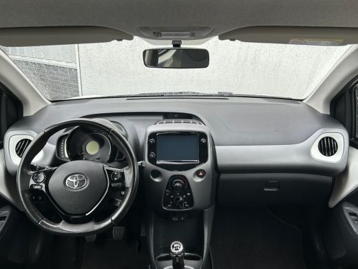 Toyota Aygo Turbo 1.0 VVT-i x-play 72PK | Achteruitrijcamera | Apple Carplay/Android Auto | Spraakbediening |... ActivLease financial lease