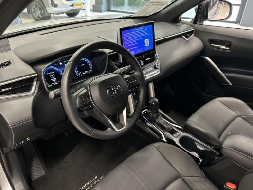 Toyota Corolla Cross Hybrid 200 Executive 4X4 ActivLease financial lease