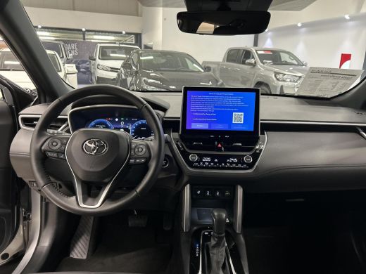 Toyota Corolla Cross Hybrid 200 Executive 4X4 ActivLease financial lease