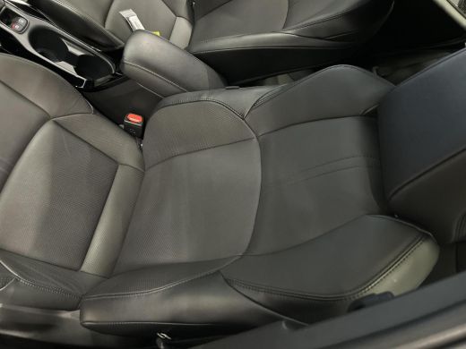 Toyota Corolla Cross Hybrid 200 Executive 4X4 ActivLease financial lease