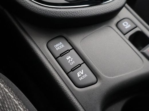 Toyota Yaris Cross 1.5 HYBRID 130 PK *NIEUW* DYNAMIC COMFORT PACK + STOEL/STUURVERW. | CAMERA | 17 INCH | CARPLAY | LED ActivLease financial lease