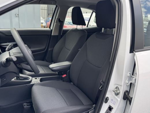 Toyota Yaris Cross 1.5 Turbo Hybrid Comfort 92PK | Cruise control adaptief | Dakspoiler | Geluidsimulator | Apple Ca... ActivLease financial lease