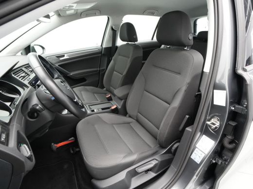 Volkswagen e-Golf E-DITION Acc Pdc Stoelverwarming Navigatie Carplay 127 ActivLease financial lease