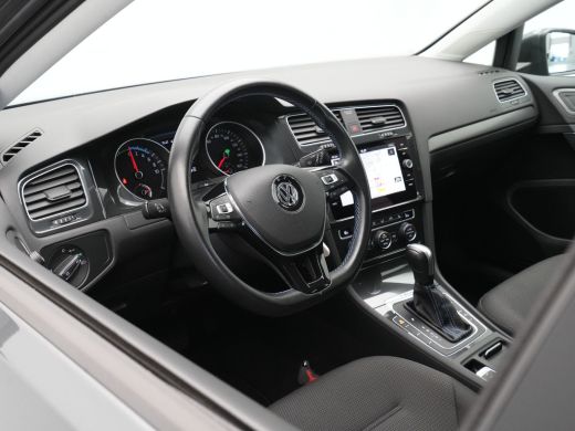 Volkswagen e-Golf E-DITION Acc Pdc Stoelverwarming Navigatie Carplay 127 ActivLease financial lease
