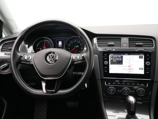 Volkswagen e-Golf E-DITION Acc Pdc Stoelverwarming Navigatie Carplay 127 ActivLease financial lease