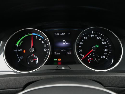 Volkswagen e-Golf E-DITION Acc Pdc Stoelverwarming Navigatie Carplay 127 ActivLease financial lease