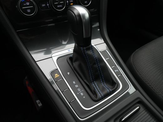 Volkswagen e-Golf E-DITION Acc Pdc Stoelverwarming Navigatie Carplay 127 ActivLease financial lease