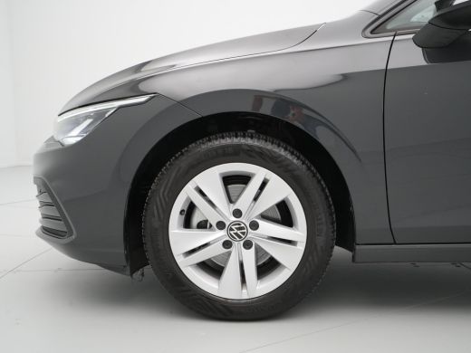 Volkswagen Golf 1.0 eTSI 110pk DSG Life Business Navigatie Carplay Stoel/Stuurverwarming Massage Pdc Acc 271 ActivLease financial lease