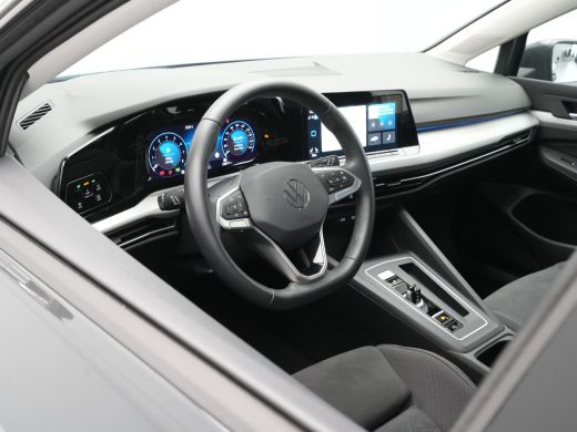 Volkswagen Golf 1.0 eTSI 110pk DSG Life Business Navigatie Carplay Stoel/Stuurverwarming Massage Pdc Acc 271 ActivLease financial lease