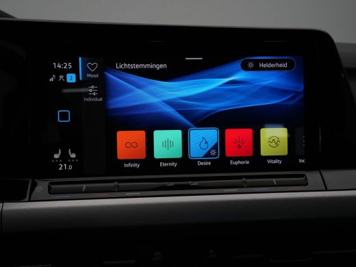 Volkswagen Golf 1.0 eTSI 110pk DSG Life Business Navigatie Carplay Stoel/Stuurverwarming Massage Pdc Acc 271 ActivLease financial lease