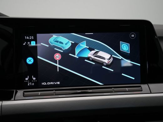 Volkswagen Golf 1.0 eTSI 110pk DSG Life Business Navigatie Carplay Stoel/Stuurverwarming Massage Pdc Acc 271 ActivLease financial lease