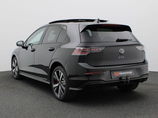 Volkswagen Golf 1.5 eHybrid GTE 272PK DSG Pano-Schuifdak, Blackstyle, Keyless, Navi, Clima, Side Assist, LED-Matr... ActivLease financial lease