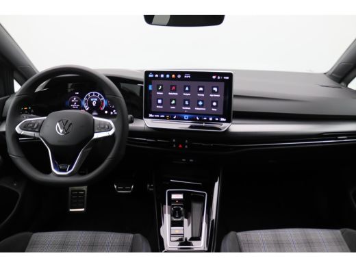 Volkswagen Golf 1.5 eHybrid GTE 272PK DSG Pano-Schuifdak, Blackstyle, Keyless, Navi, Clima, Side Assist, LED-Matr... ActivLease financial lease