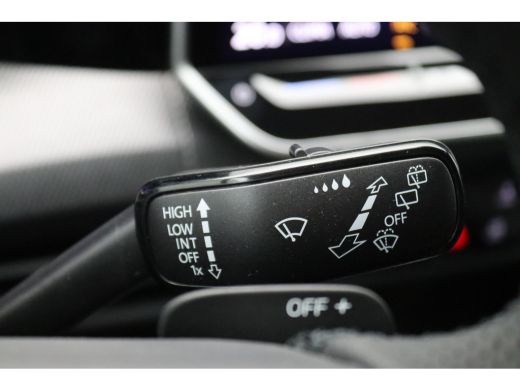 Volkswagen Golf 1.5 eHybrid GTE 272PK DSG Pano-Schuifdak, Blackstyle, Keyless, Navi, Clima, Side Assist, LED-Matr... ActivLease financial lease