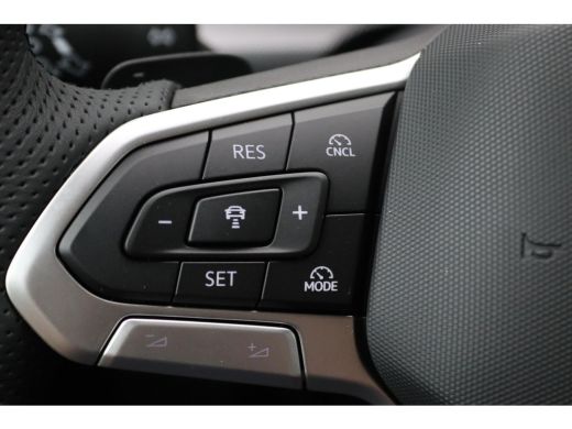 Volkswagen Golf 1.5 eHybrid GTE 272PK DSG Pano-Schuifdak, Blackstyle, Keyless, Navi, Clima, Side Assist, LED-Matr... ActivLease financial lease