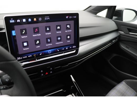 Volkswagen Golf 1.5 eHybrid GTE 272PK DSG Pano-Schuifdak, Blackstyle, Keyless, Navi, Clima, Side Assist, LED-Matr... ActivLease financial lease