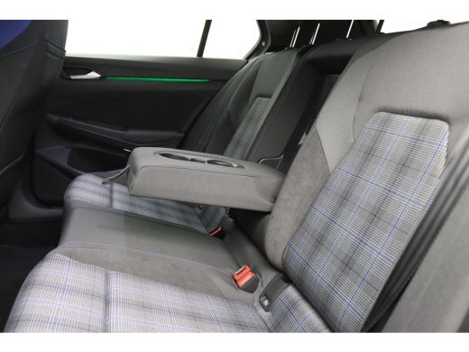 Volkswagen Golf 1.5 eHybrid GTE 272PK DSG Pano-Schuifdak, Blackstyle, Keyless, Navi, Clima, Side Assist, LED-Matr... ActivLease financial lease
