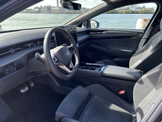 Volkswagen ID.7 77kWh 286pk Pro Business (Limited) | ErgoActive stoelen met geheugen | 20'' velgen | Black style ... ActivLease financial lease