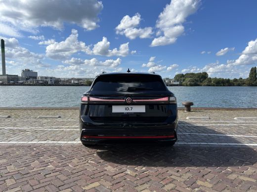 Volkswagen ID.7 77kWh 286pk Pro Business (Limited) | ErgoActive stoelen met geheugen | 20'' velgen | Black style ... ActivLease financial lease