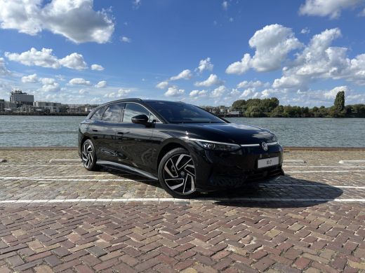 Volkswagen ID.7 77kWh 286pk Pro Limited | ErgoActive stoelen met geheugen | 20'' velgen | Black style pakket ActivLease financial lease