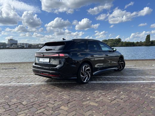 Volkswagen ID.7 77kWh 286pk Pro Business (Limited) | ErgoActive stoelen met geheugen | 20'' velgen | Black style ... ActivLease financial lease