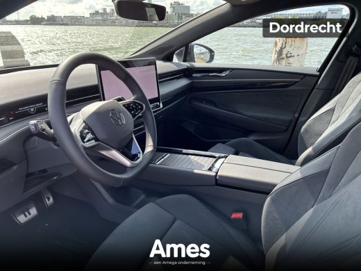 Volkswagen ID.7 Pro Limited Edition 77 kWh | Trekhaak | ErgoActive stoelen met geheugen | 360 Camera ActivLease financial lease