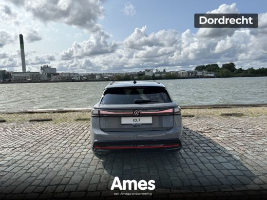 Volkswagen ID.7 Pro Limited Edition 77 kWh | Trekhaak | ErgoActive stoelen met geheugen | 360 Camera ActivLease financial lease