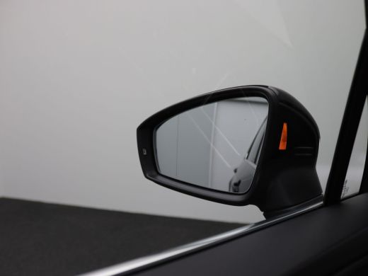 Volkswagen Tiguan 1.4 TSI eHybrid 245PK DSG matrix led, trekhaak, panoramadak, adaptive cruise, side assist, stuur-... ActivLease financial lease