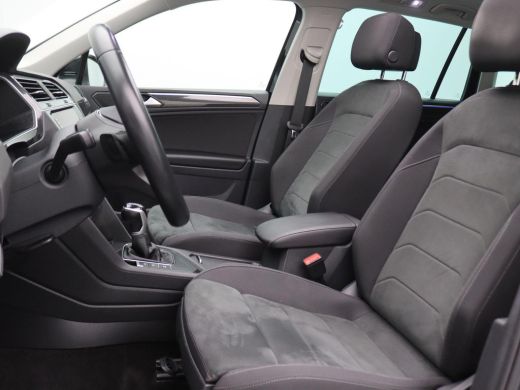 Volkswagen Tiguan 1.4 TSI eHybrid 245PK DSG matrix led, trekhaak, panoramadak, adaptive cruise, side assist, stuur-... ActivLease financial lease