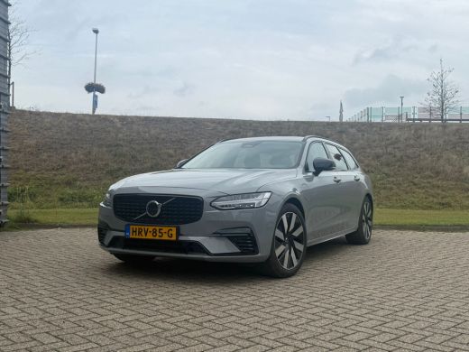 Volvo  V90 T8 455PK AWD Ultra Dark | Trekhaak | Head up display | Gelamineerde ruiten | HK Audio