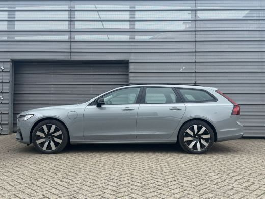 Volvo  V90 T8 455PK AWD Ultra Dark | Trekhaak | Head up display | Gelamineerde ruiten | HK Audio ActivLease financial lease