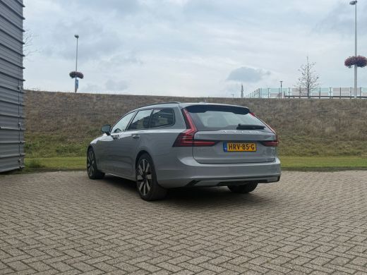 Volvo  V90 T8 455PK AWD Ultra Dark | Trekhaak | Head up display | Gelamineerde ruiten | HK Audio ActivLease financial lease