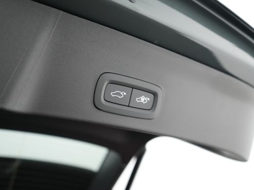 Volvo  XC40 B4 Plus Dark | Nieuw | Harman Kardon | Panoramadak | Adaptive Cruise | Elek stoelen | BLIS ActivLease financial lease