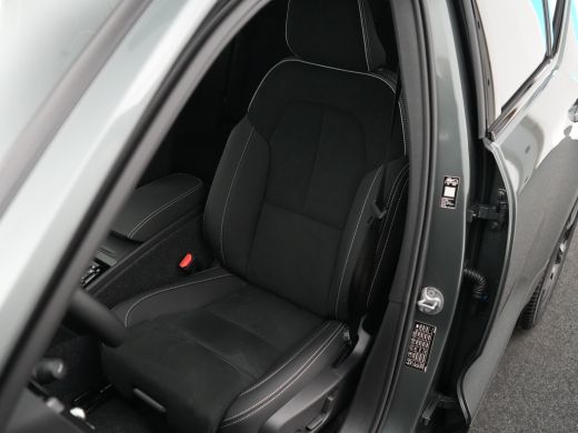 Volvo  XC40 B4 Plus Dark | Nieuw | Harman Kardon | Panoramadak | Adaptive Cruise | Elek stoelen | BLIS ActivLease financial lease