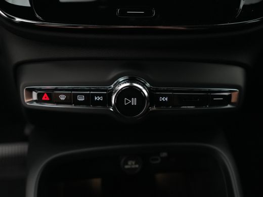 Volvo  XC40 B4 Plus Dark | Nieuw | Harman Kardon | Panoramadak | Adaptive Cruise | Elek stoelen | BLIS ActivLease financial lease