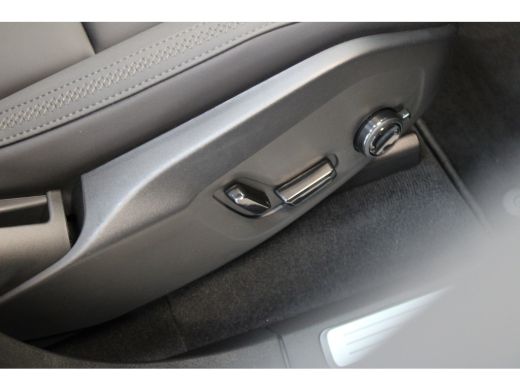 Volvo  XC90 T8 455PK Ultra Dark | Luchtvering | Trekhaak | Getint Glas | HK Audio | Panoramadak ActivLease financial lease