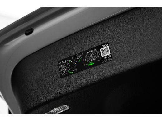 Audi Q8 55 TFSI e quattro Pro Line S 394PK | Trekhaak | Panorama dak | Ledere bekleding | Elek. stoelen |... ActivLease financial lease