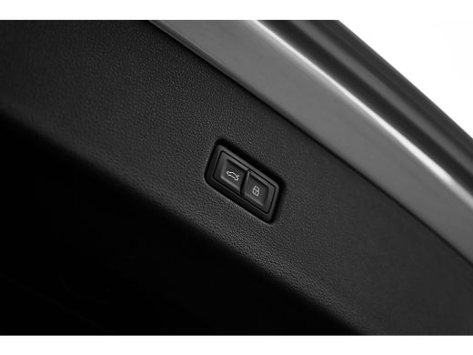 Audi Q8 55 TFSI e quattro Pro Line S 394PK | Trekhaak | Panorama dak | Ledere bekleding | Elek. stoelen |... ActivLease financial lease