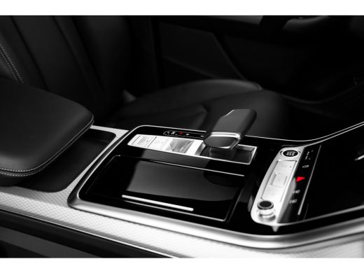 Audi Q8 55 TFSI e quattro Pro Line S 394PK | Trekhaak | Panorama dak | Ledere bekleding | Elek. stoelen |... ActivLease financial lease